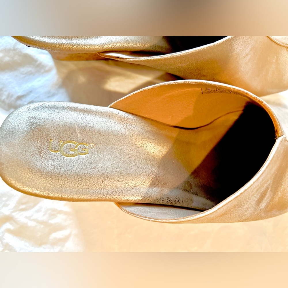 UGG Metallic Gold Wedge Sandals Size 9 - Picture 3 of 7